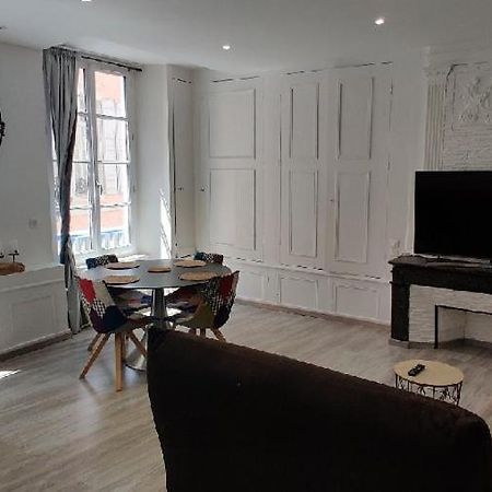 Appartement F2 Dans Le Centre Historique Le Puy-en-Velay Bagian luar foto
