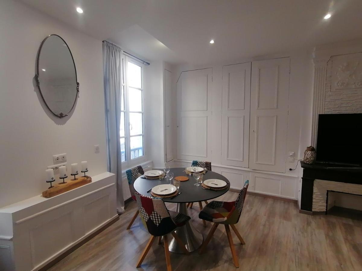 Appartement F2 Dans Le Centre Historique Le Puy-en-Velay Bagian luar foto