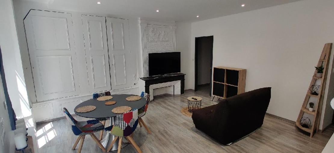Appartement F2 Dans Le Centre Historique Le Puy-en-Velay Bagian luar foto